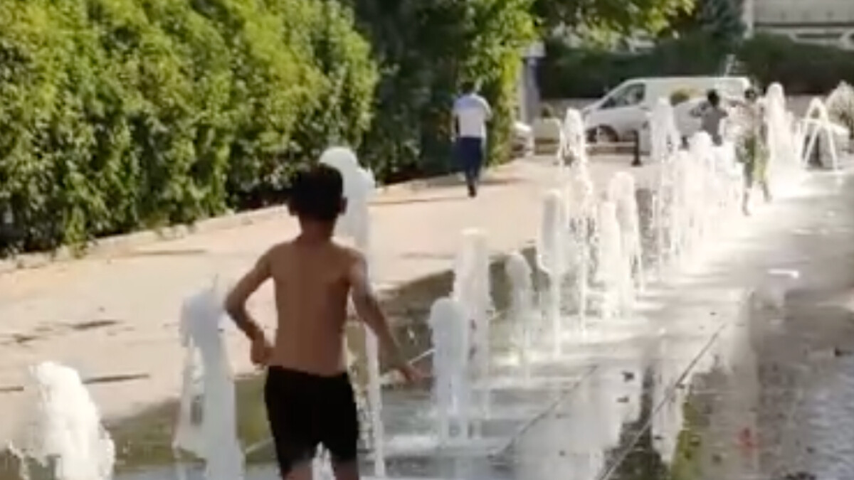 Şırnak’ta sıcaklık 48 derece! Çocuklar fıskiyelerin altında serinledi…