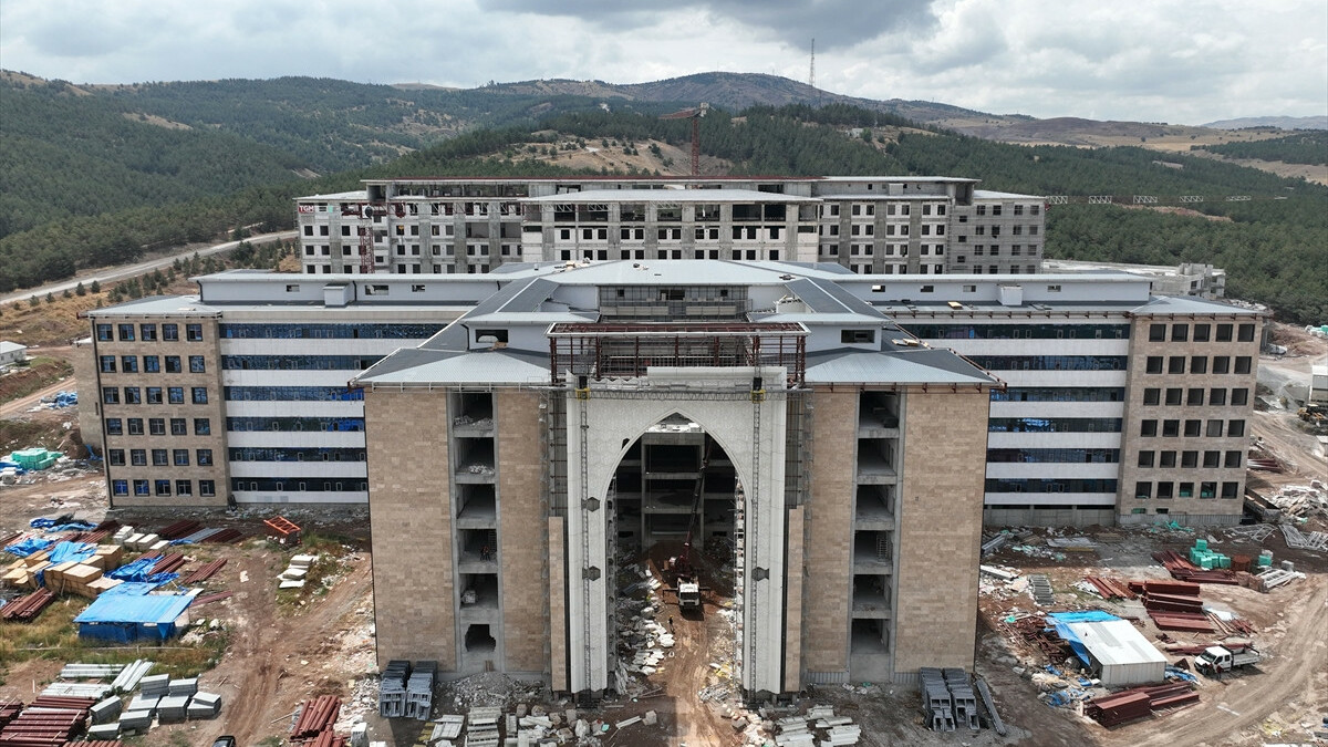 Sivas’ta 1071 yataklı hastane yükseliyor: 2024 yılında açılacak