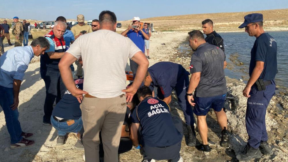 Van Gölü’nde bir genç ile onu kurtarmaya çalışan kişi öldü