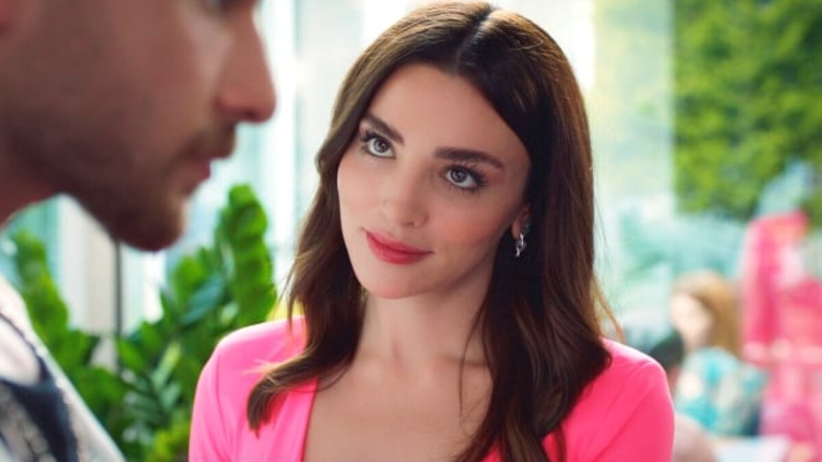 Yaz Şarkısı’nın Aslı’sı cesur pozlarıyla olay! “Fantastik bir güzellik”