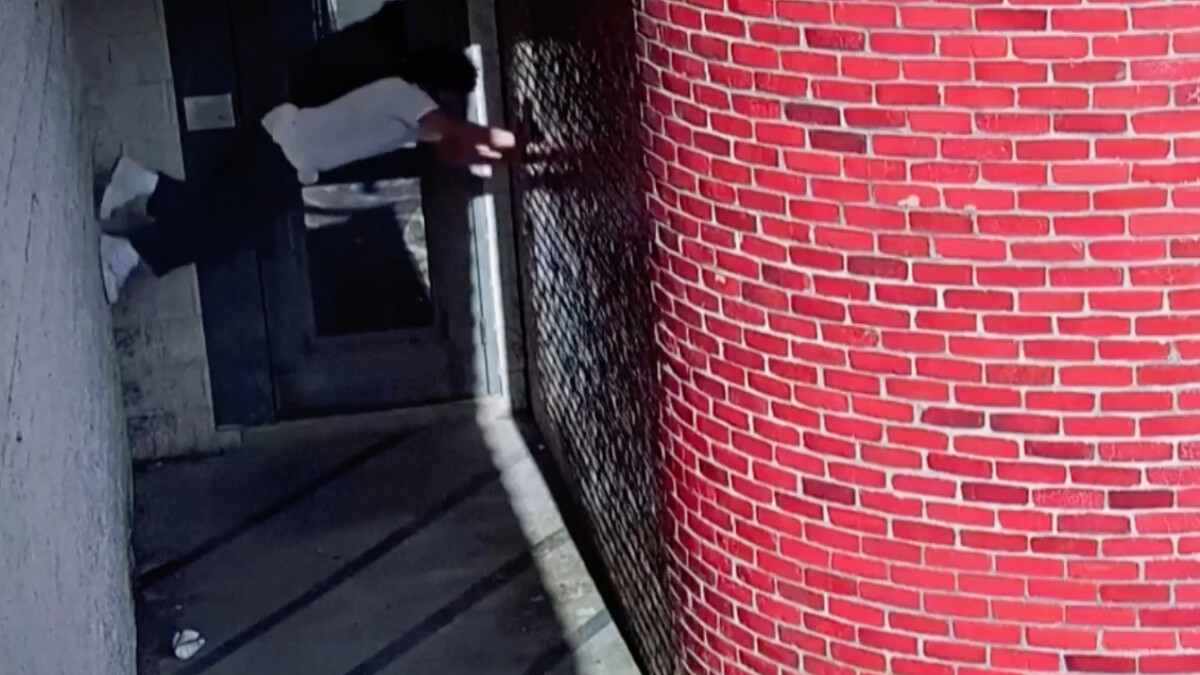 ABD’de bir cinayet zanlısı tırmanarak hastaneden kaçtı