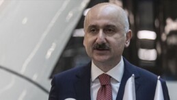 Adil Karaismailoğlu: Yürüyen merdivenler yürümek için ama duruyor