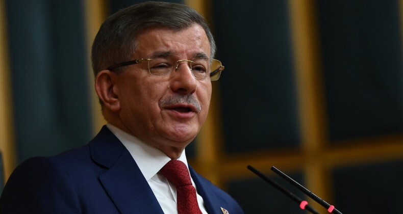 Ahmet Davutoğlu’ndan Atatürk’e hakaret eden çocuğun tutuklanmasına tepki: ‘Yerin hapis değil..’