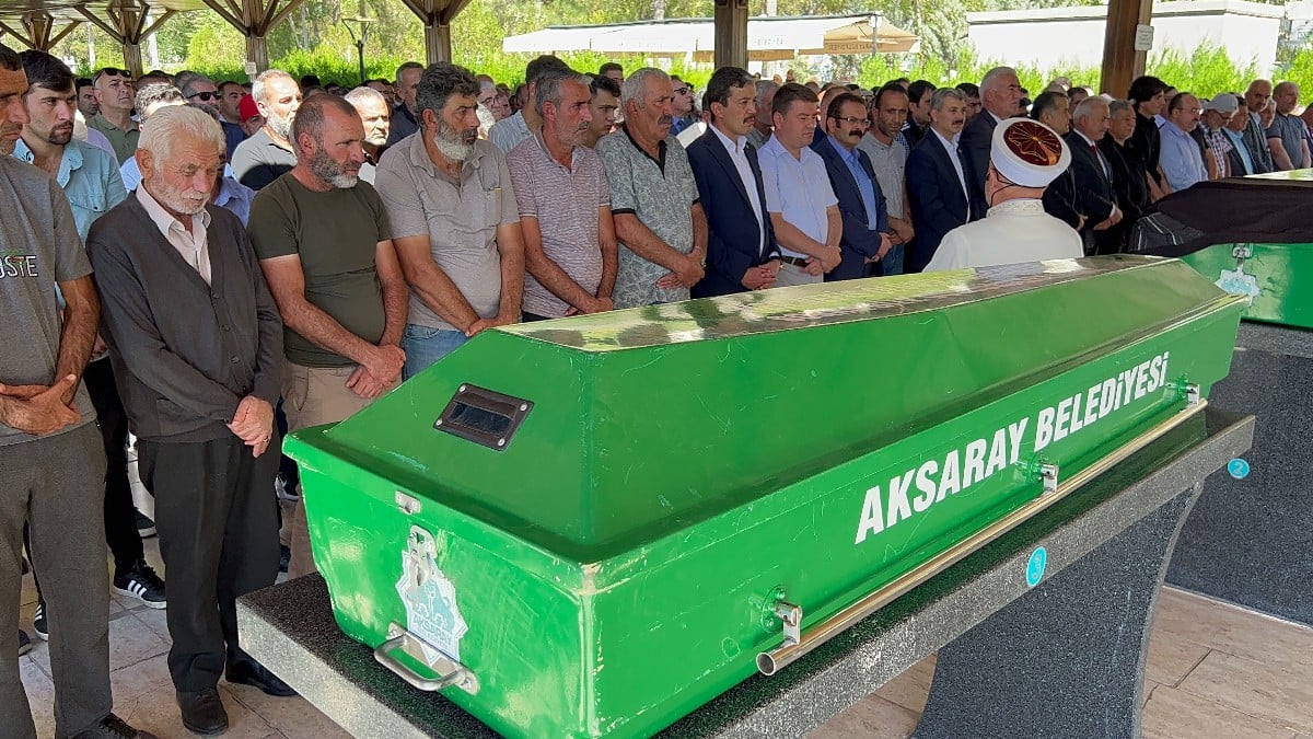 Aksaray’da dolap içinden yanmış cesedi çıkan çocuk defnedildi
