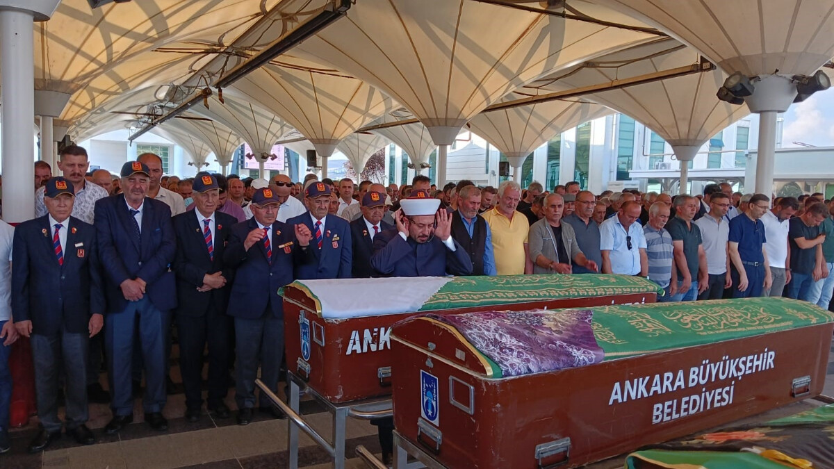 Ankara’da eşinin kazara vurduğu kadın son yolculuğuna uğurlandı