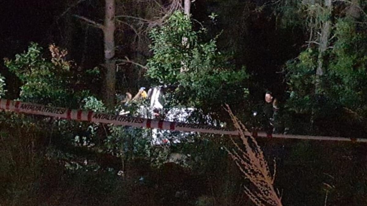 Antalya’da duman tüten araçtan bir gencin cesedi çıktı