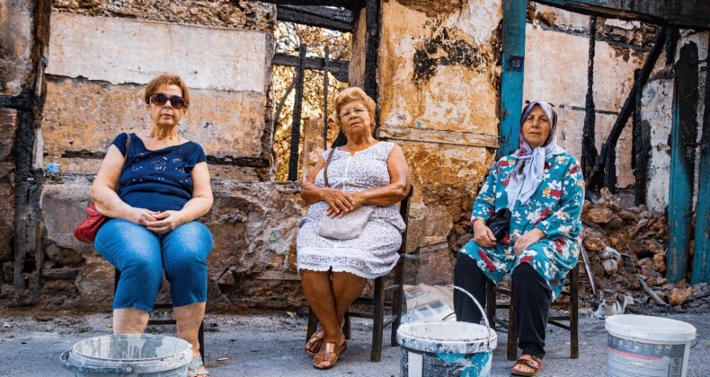 Antalya’nın tarihi Kaleiçi’nde pazar günleri korkutan yangın