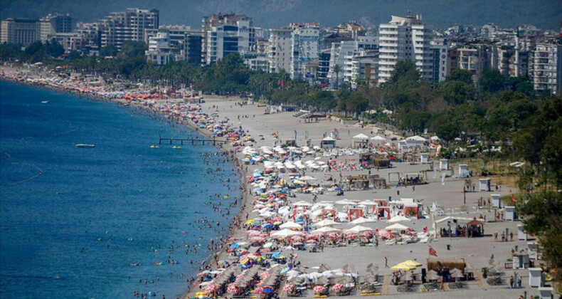 Antalya’ya hava yolu ile gelen turist sayısı yüzde 20 arttı