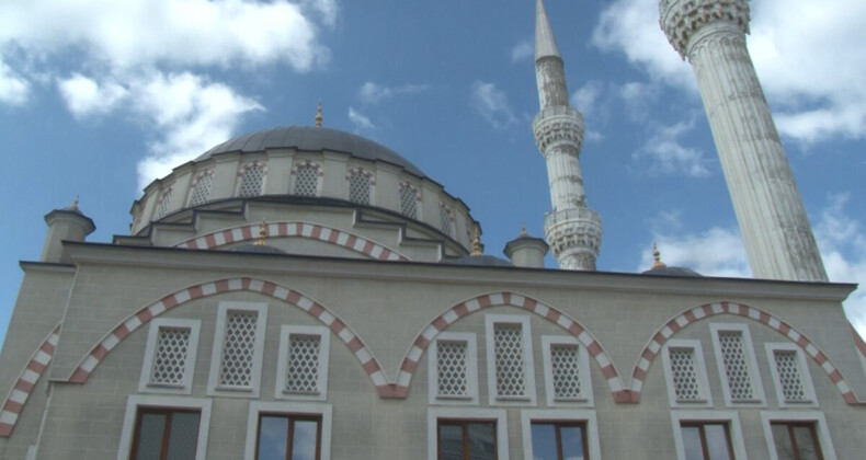 Arnavutköy’de cami avlusunda yeni doğmuş bebek bulundu