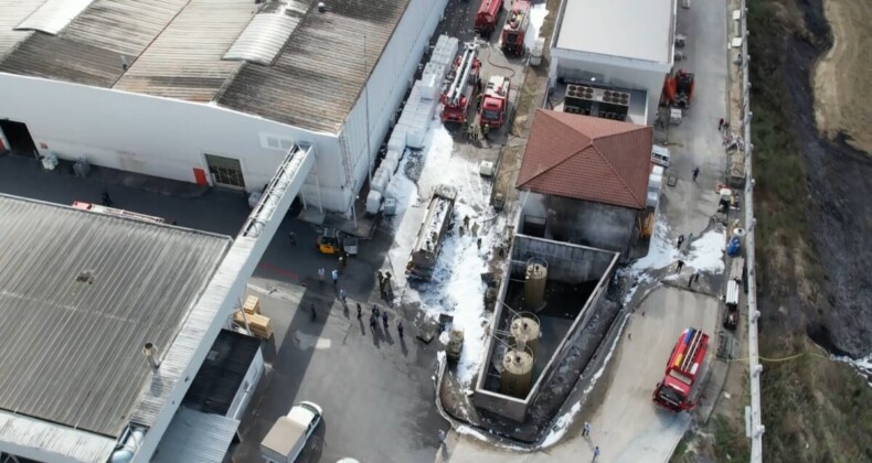 Arnavutköy’de yakıt tankeri alev topuna döndü