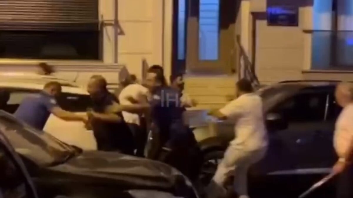 Ataşehir’de eski eşlerin aileleri birbirine girdi