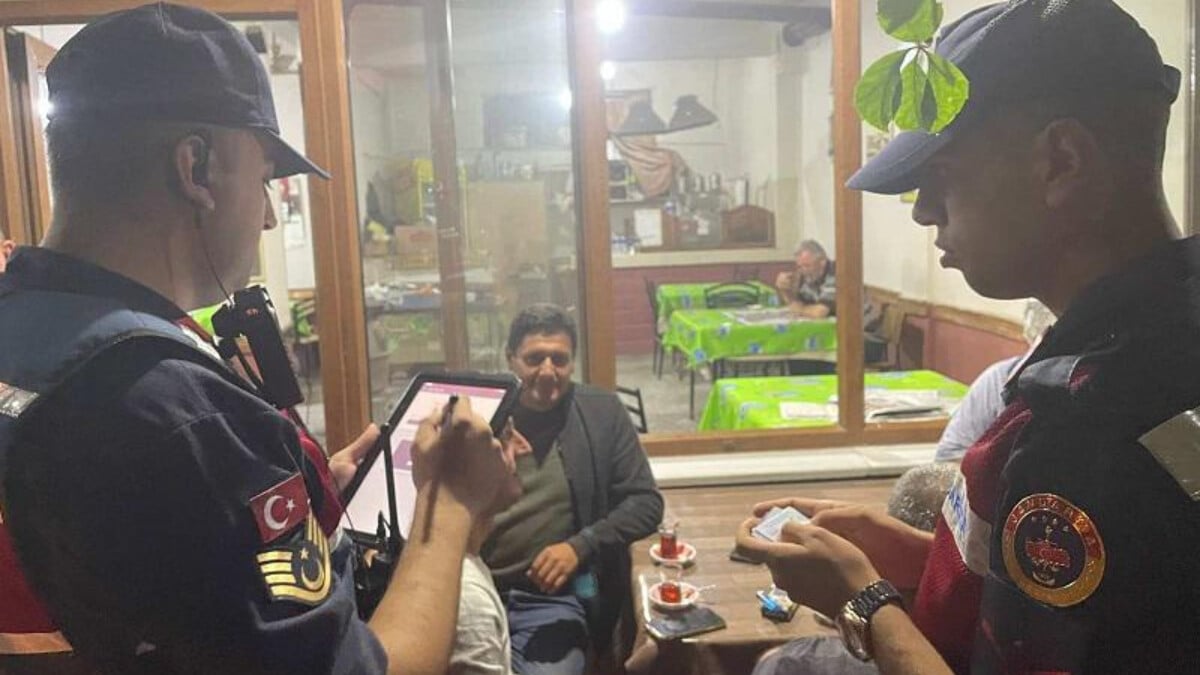 Balıkesir’de jandarmadan huzur operasyonu: 36 kişi gözaltında