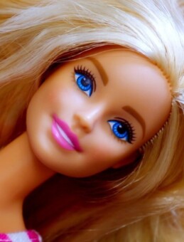 Barbie olmak için 43 kez ameliyat masasına yattı! Hem benzemedi hem tatmin olmadı! Bakın şimdi ne yapacak!