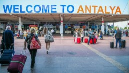 Batı Avrupa’dan gelen rezervasyonlar Antalya’daki turizm sezonunu uzattı