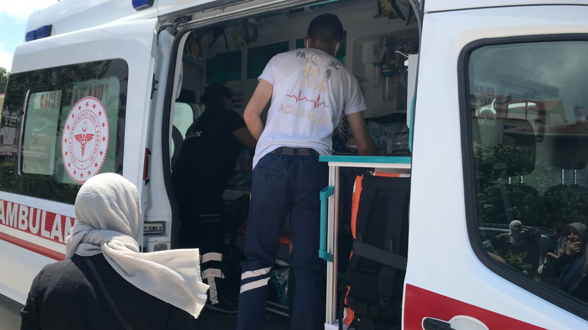 Bilecik’te yola fırlayan çocuğa araba çarptı