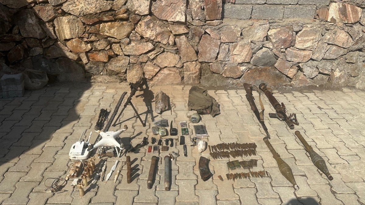Bitlis’te PKK operasyonunda silah ve mühimmat ele geçirildi