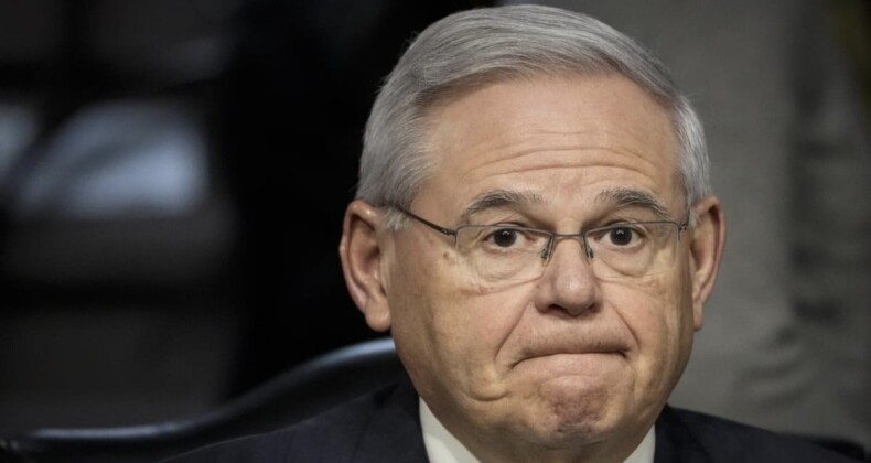 Bob Menendez hakim karşısına çıktı: Kefaletle serbest kaldı