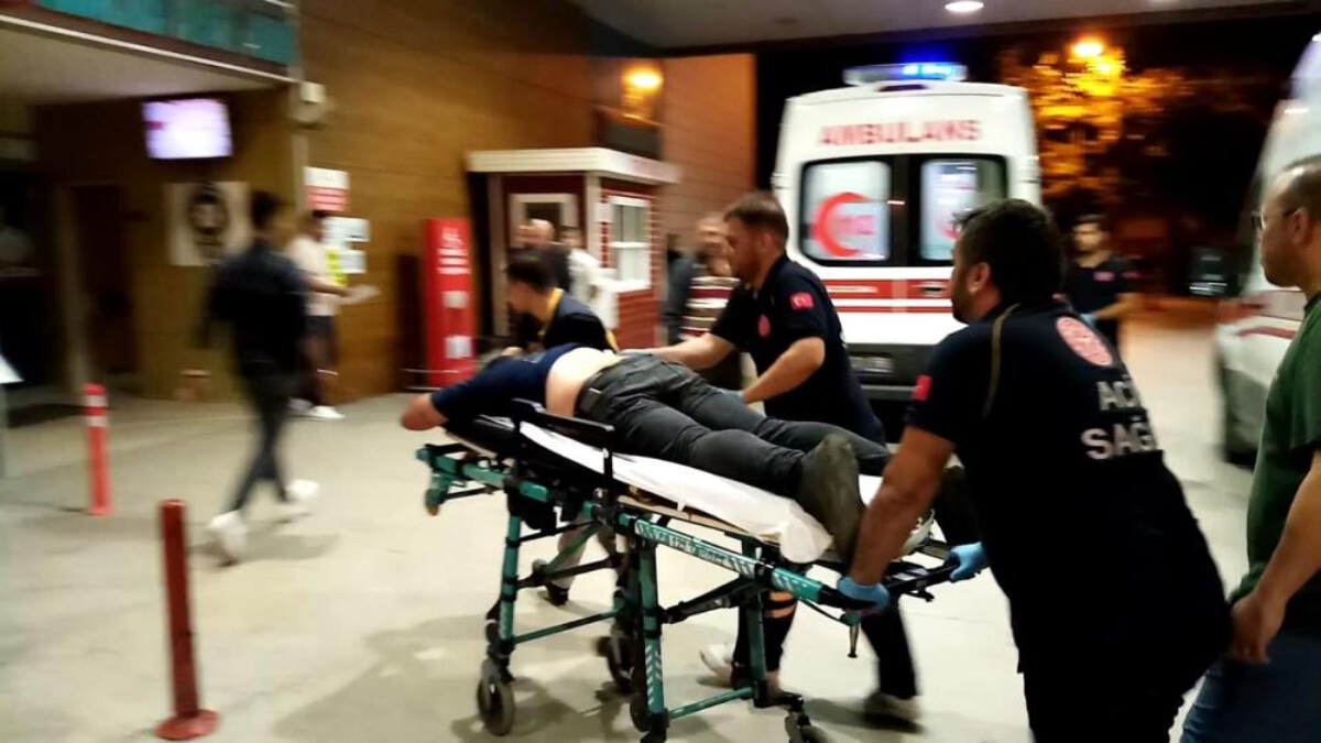 Bursa’da bir kişi oda arkadaşını sokakta sırtından bıçakladı