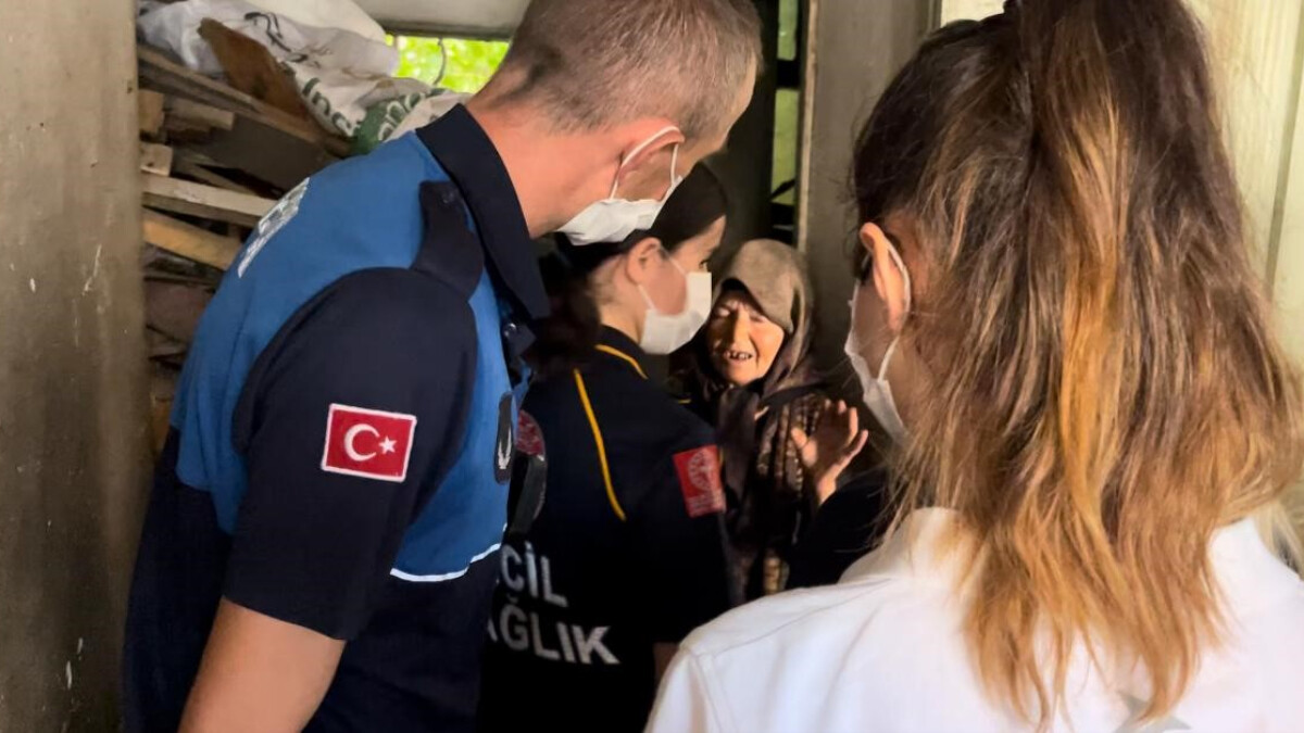 Bursa’da çöp çıkan evini temizletmek istemeyen kadın beddualar yağdırdı