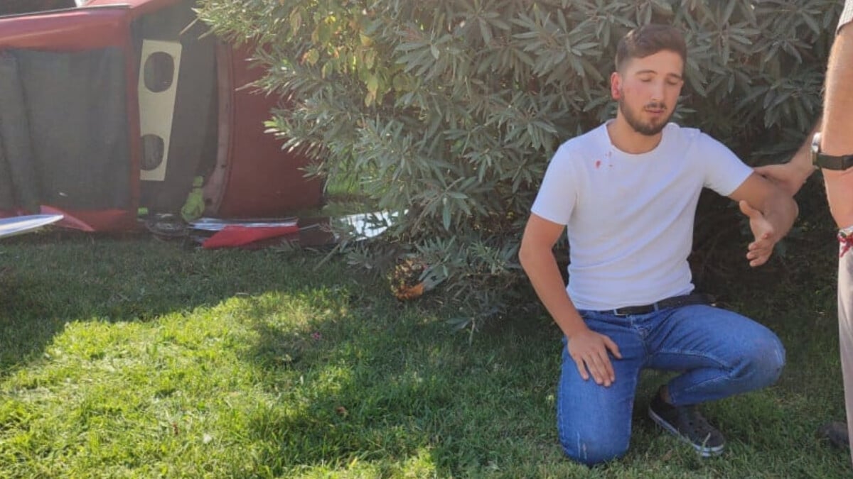 Bursa’da çöp kamyonuna çarpan otomobil takla attı