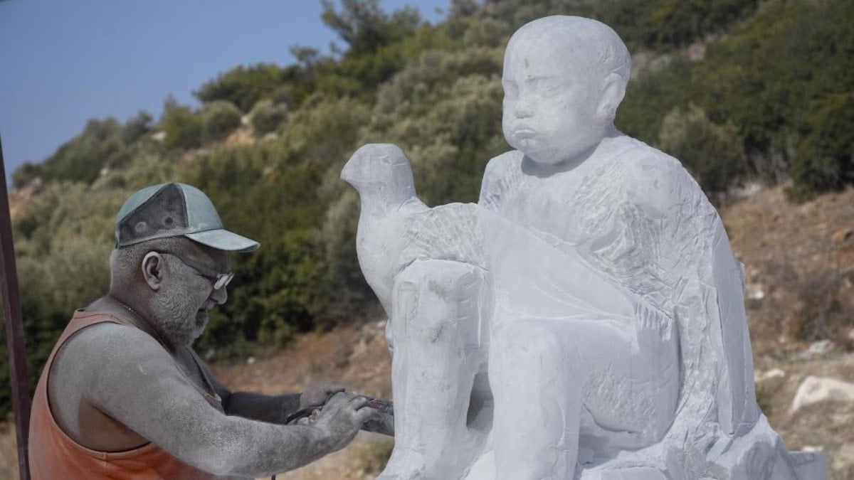 CHP’li Kuşadası Belediyesi düzenledi: Cumhuriyetin 100. yılına özel heykel sempozyumu