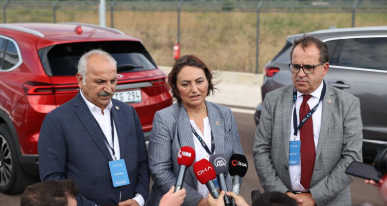 CHP’li milletvekilleri Togg’un fabrikasına gitti: Övgüler yağdırdılar