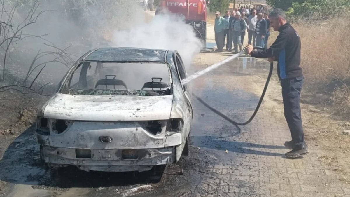 Çorum’da alev alan otomobil tamamen yandı