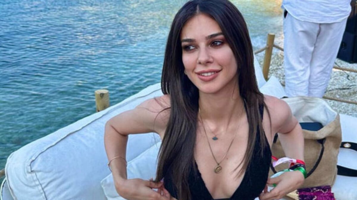 Defne Samyeli’nin kızı Deren Talu cesur golf tarzıyla mest etti! ‘Yandı buralar’