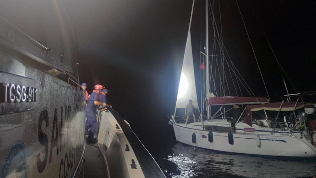 Denizden kaçmaya çalışan 41 FETÖ’cü yakayı ele verdi