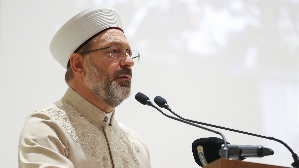 Diyanet İşleri Başkanı Ali Erbaş, Diyanet Akademisi öğrencilerine tavsiyelerde bulundu