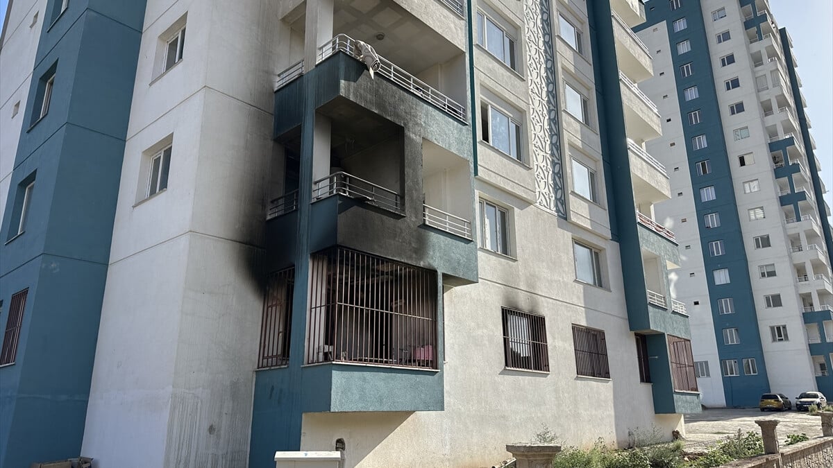 Diyarbakır’da karısını darbedip evlerini ateşe verdi: Tutuklandı