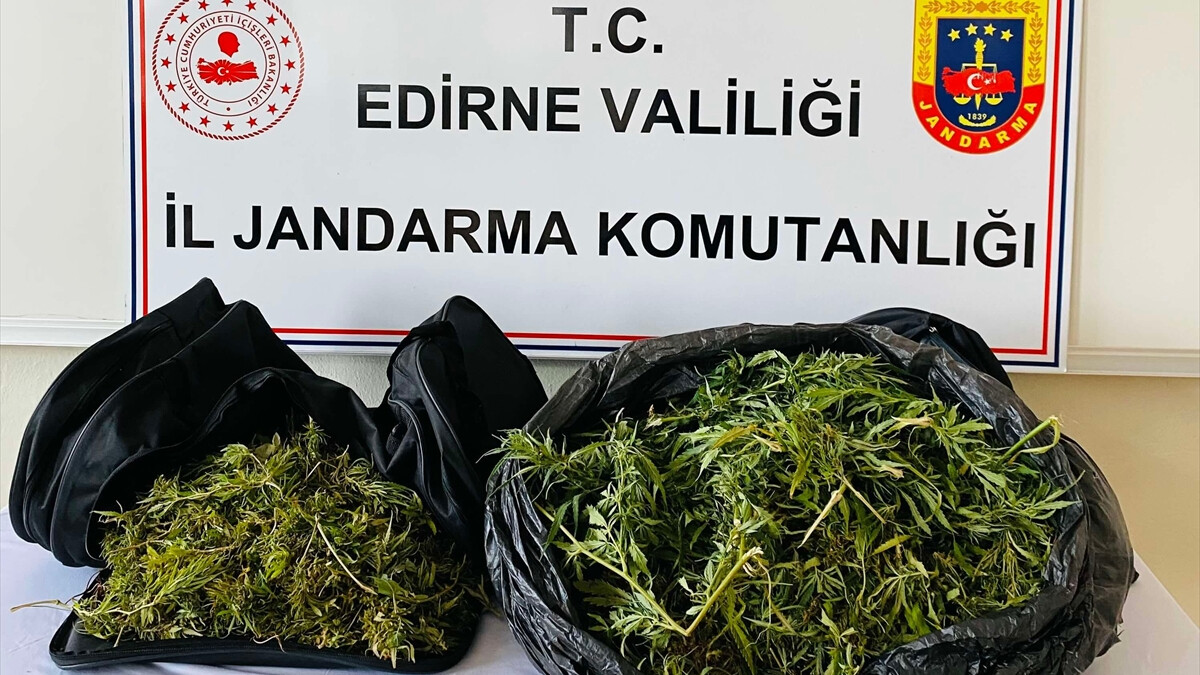 Edirne’de 6 kilo 938 gram esrar yakalandı