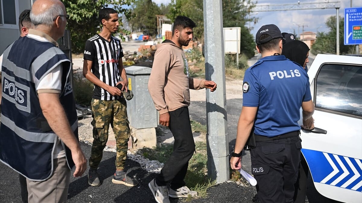 Edirne’deki denetimlerde 236 düzensiz göçmen yakalandı