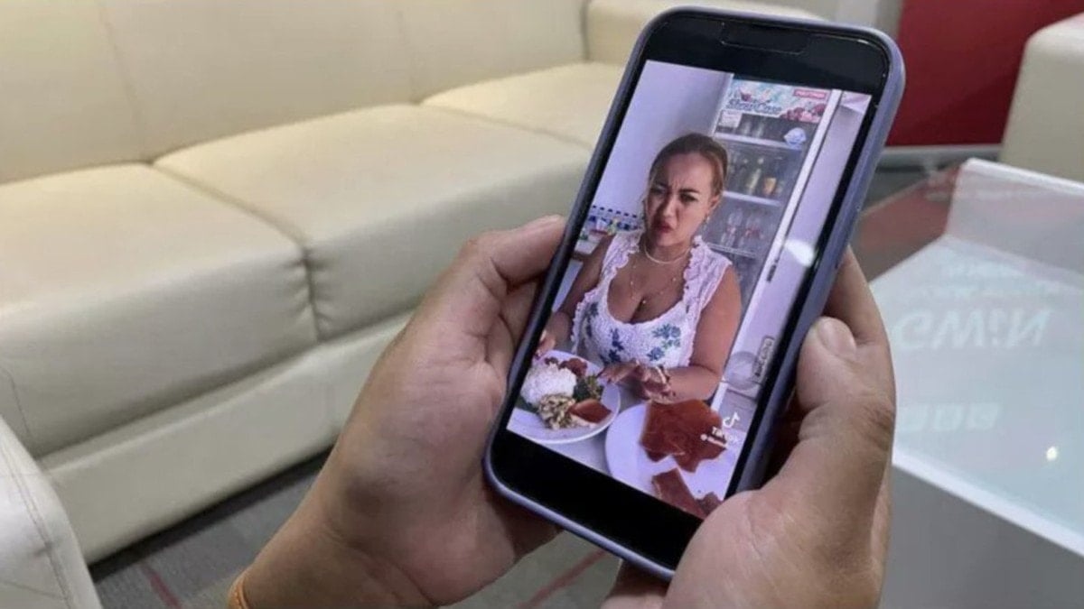 Endonezya’da fenomen ‘Bismillah’ deyip, domuz eti yediği için hapis cezası aldı