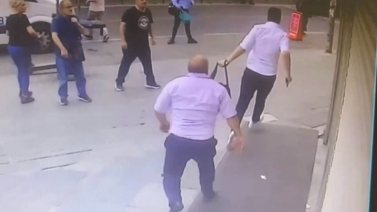 Fatih’te otobüs şoförüyle tartışan yolcu ateş etti