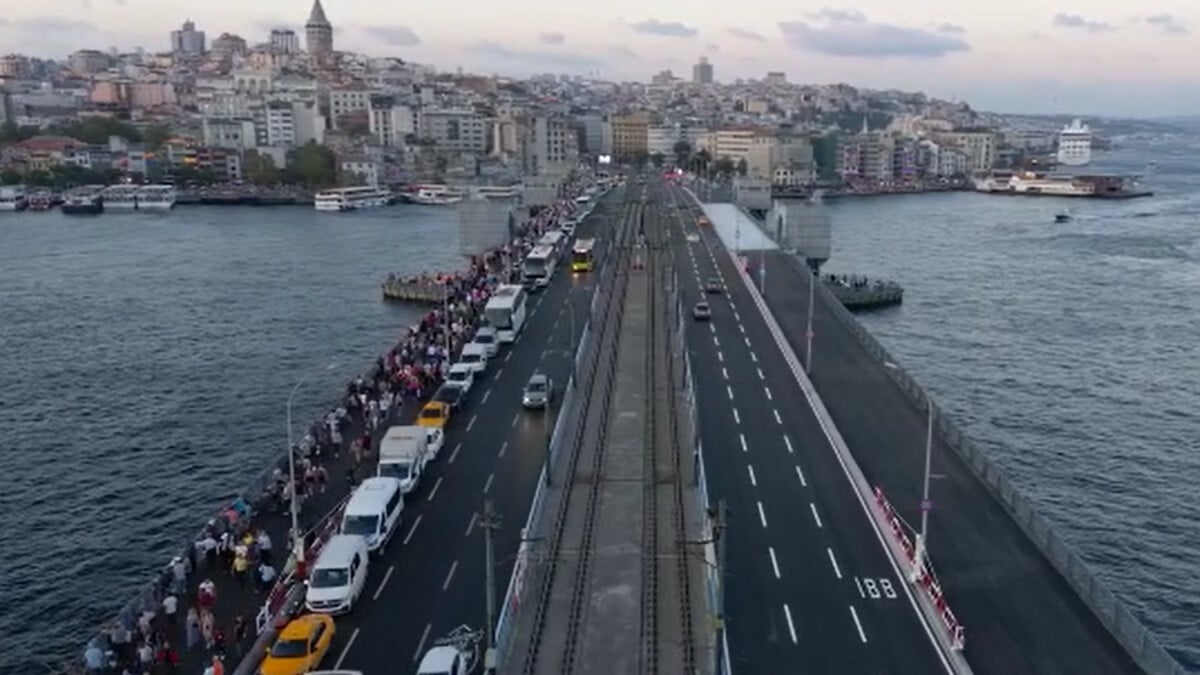 Galata Köprüsü yenilendi! Araç trafiğine açıldı