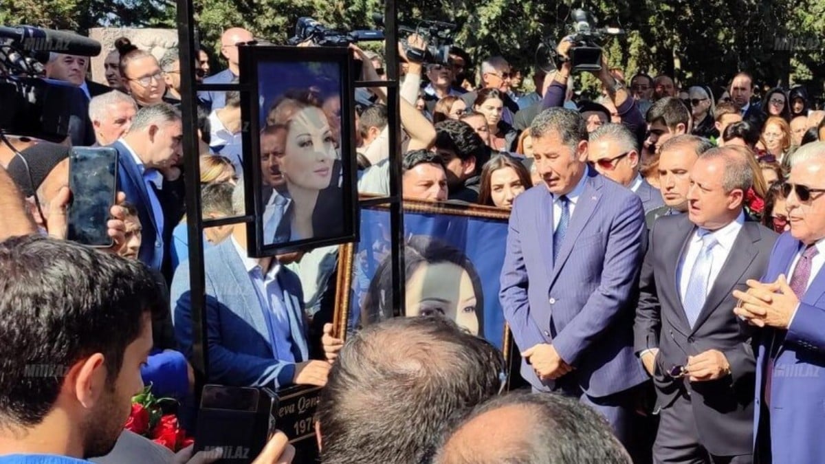 Ganire Paşayeva’nın cenaze törenine katılan Sinan Oğan’ın duygusal anları