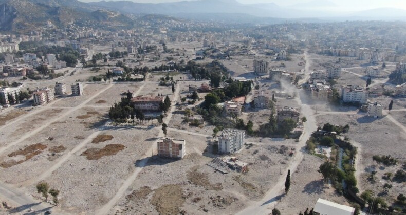 Hatay’da enkazın çoğu kaldırıldı: Mahallemden geçerken tanıyamaz oldum