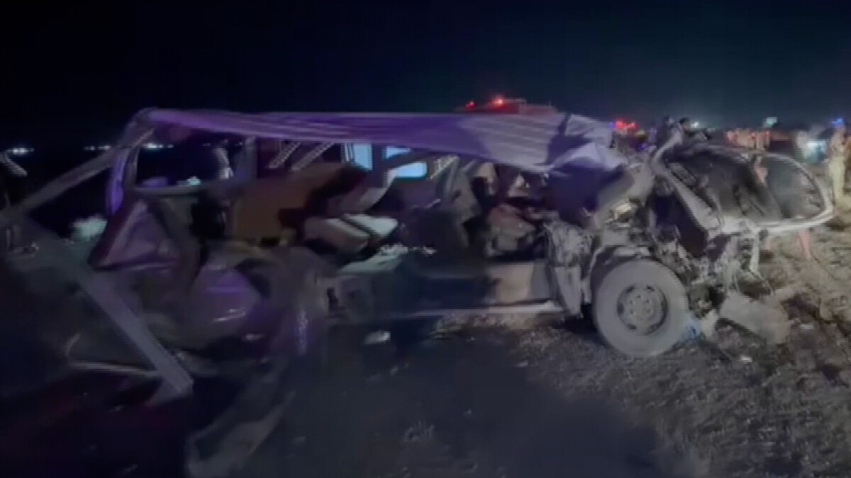 Irak’ta feci kaza! Minibüsle araç çarpıştı, 16 kişi öldü