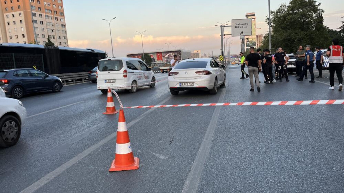 İstanbul E-5’te otomobile düzenlenen silahlı saldırıda 1 kişi ağır yaralandı