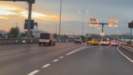 İstanbul trafiğinde tehlikeli anlar! Yoğunluktan kaçıp Avrasya Tüneli yoluna girerek kaçıyorlar