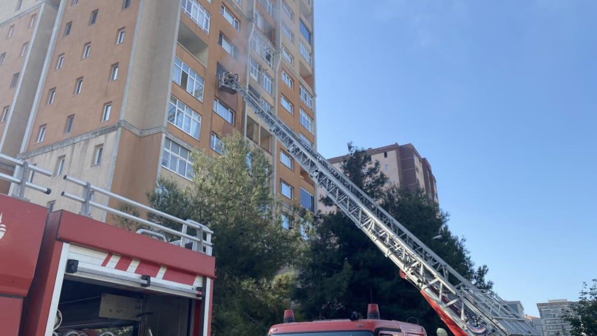 İstanbul’da 5 yaşındaki çocuk oyun oynarken yangın çıkardı