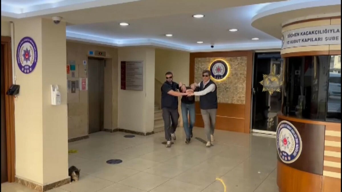 İstanbul’da camide alkol şişeli fotoğraf paylaşan kişi tutuklandı