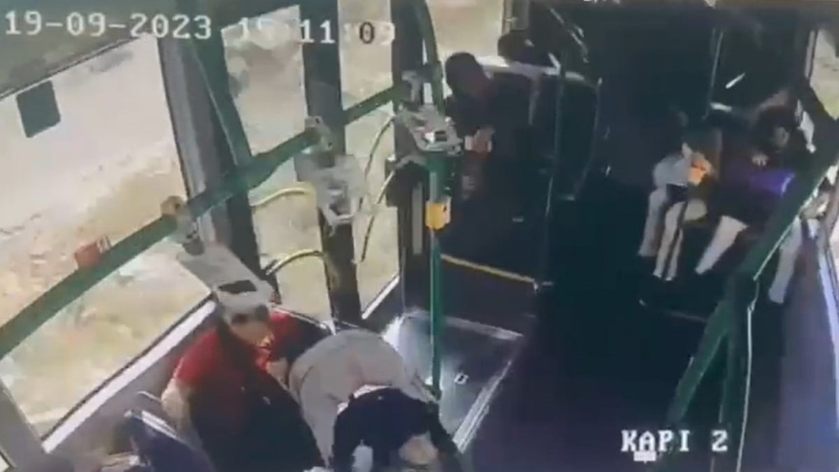 İstanbul’da devrilen İETT otobüsünün içinde yaşanan korku