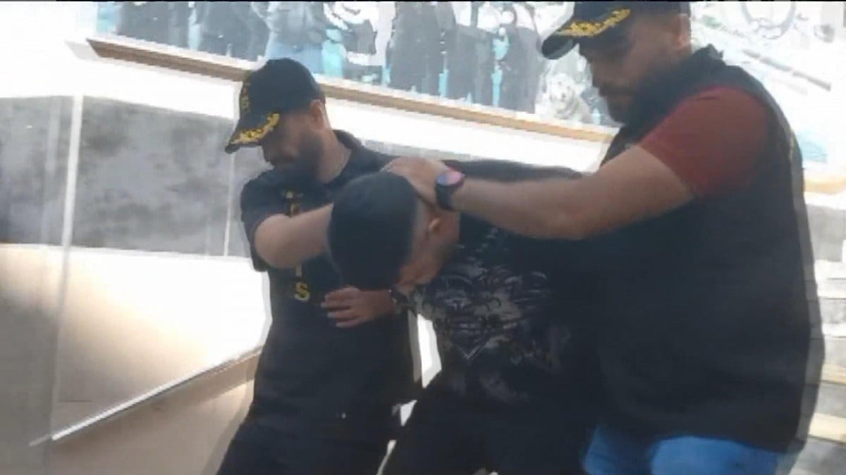 İstanbul’da hırsızlar 7 otomobilin hayalet ekranını çaldı! Tutuklandılar