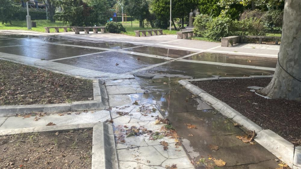 İstanbul’da İSKİ’ye ait su borusu patladı: Gece 4’ten itibaren müdahale edilmedi