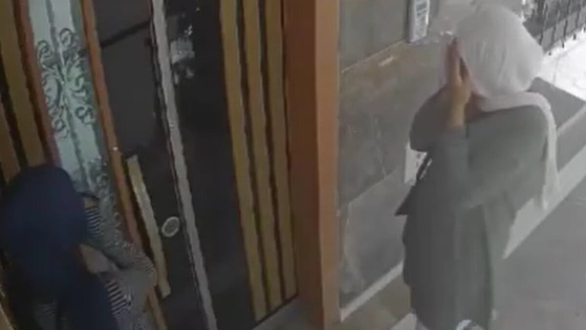 İstanbul’da mahalleliyi çileden çıkaran kadın hırsızlar güvenlik kameralarına takıldı