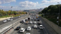 İstanbul’da trafik kilitlendi! Metrobüs yolunda gündüz saati bakım çalışması yapıldı