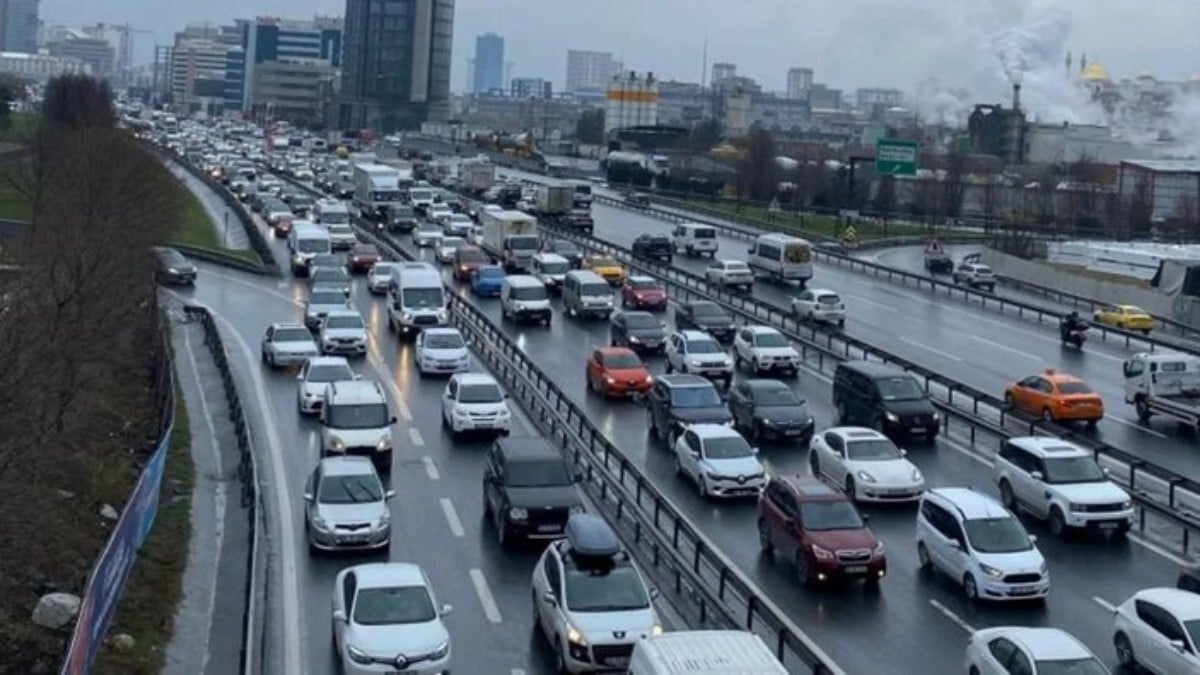 İstanbul’da trafik yoğunluğu! Yüzde 60’ın üstüne çıktı….