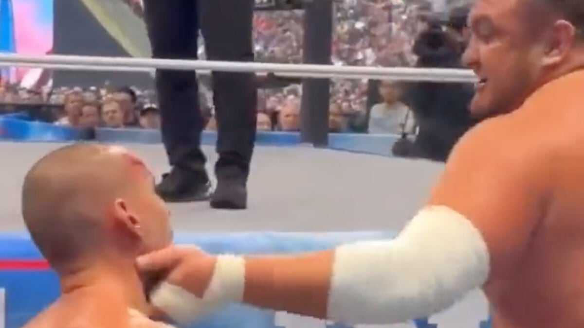 İzleyenler şok oldu! Amerikan güreşlerinde yapılan bir hile böyle görüntülendi!